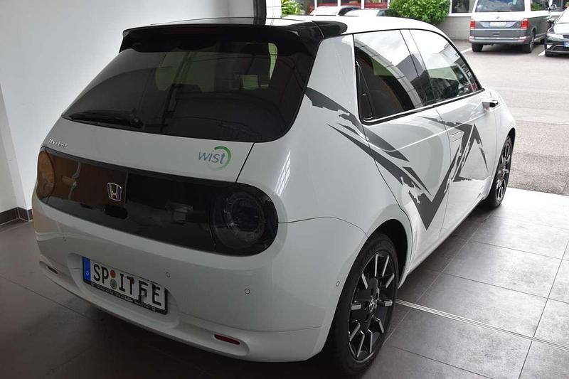 Gebraucht Honda e Advance 113 kW (154 PS) 2022 Platinum white p. Kleinwagen