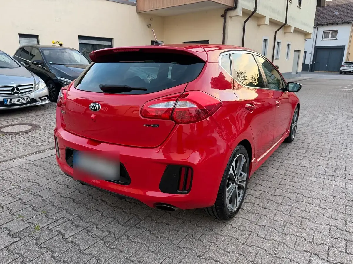 Gebraucht Kia Ceed GT-Line 130 PS (95 kW) 2016 Rot Kleinwagen