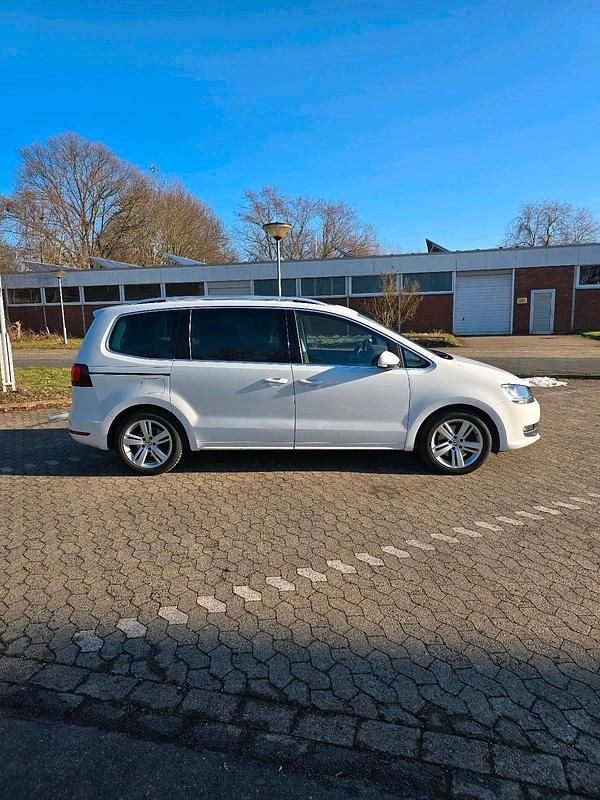 Gebraucht VW Sharan 150 PS (110 kW) 2017 Weiß Van / Kleinbus
