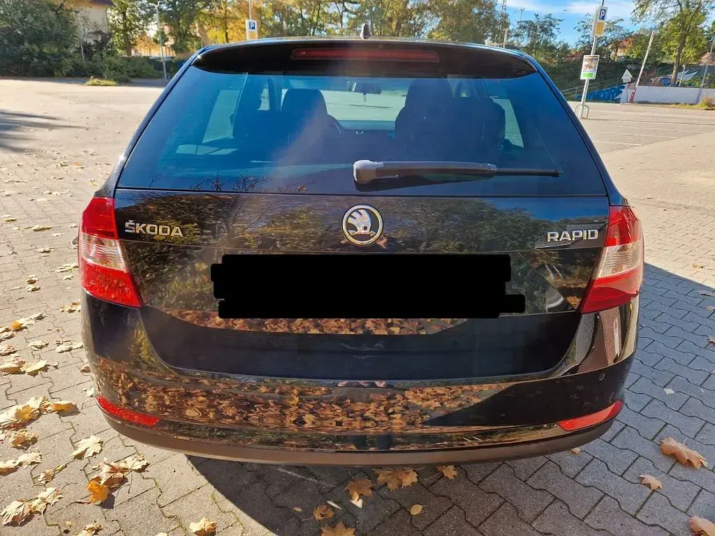 Gebraucht Skoda Rapid Drive 105 PS (77 kW) 2014 Schwarz Kleinwagen