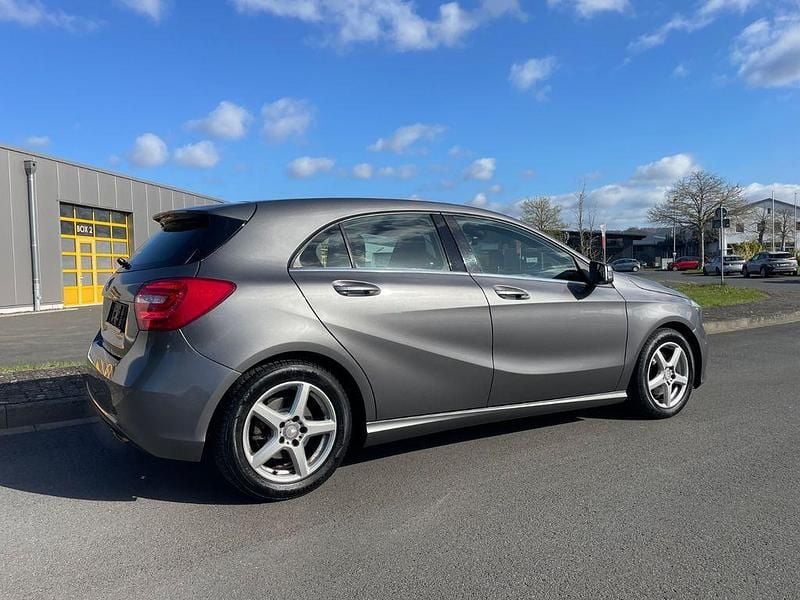 Gebraucht Mercedes A200 156 PS (114 kW) 2015 Grau Limousine