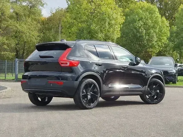 Nouă Volvo XC40 Plus 163 CP (119 kW) 2026 Negru SUV