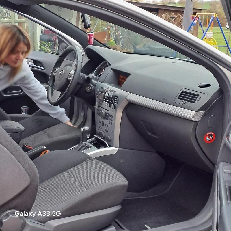 Gebraucht Opel Astra GTC 126 PS (92 kW) 2005 Silber Coupé