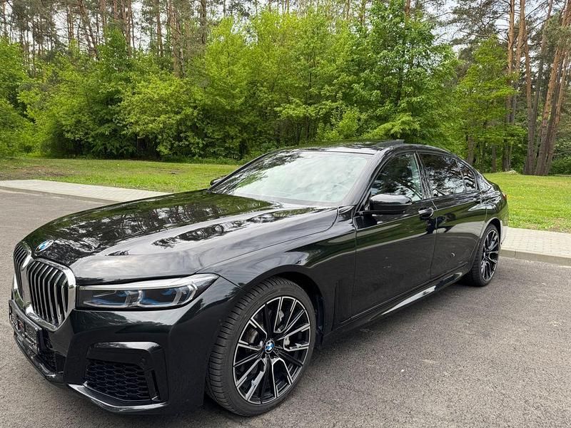Schwarz Gebraucht 2017 BMW 740L Sport Line Limousine | 25.499 € (Fairer Preis) - Bild 1/4