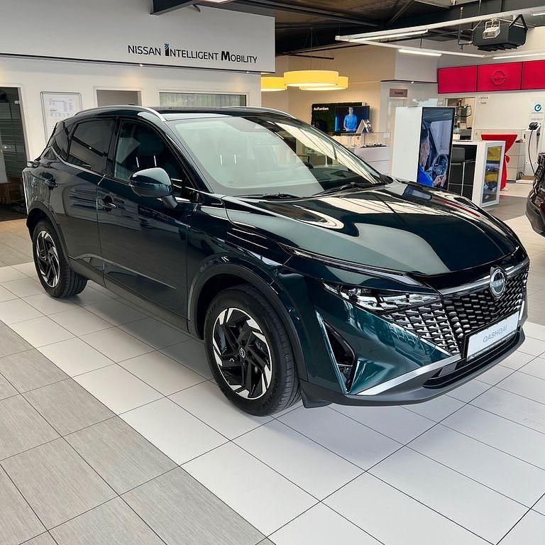Grün Neu 2025 Nissan Qashqai N-Connecta SUV | 33.990 € (Etwas zu teuer) - Bild 1/4