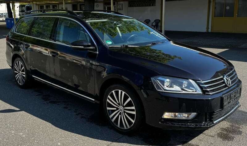 Schwarz Gebraucht 2013 VW Passat Kombi | 5.999 € (Superpreis) - Bild 1/4