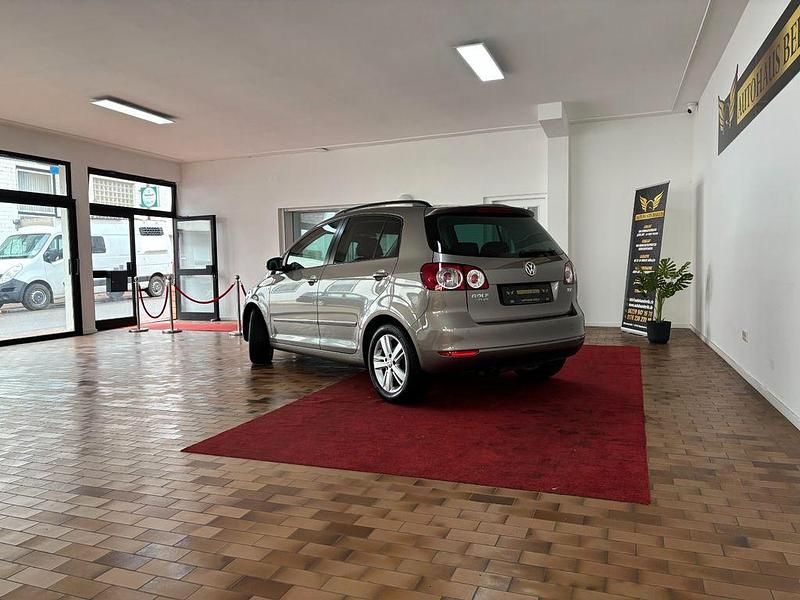 Gebraucht VW Golf Plus Cross Life 122 PS (89 kW) 2013 Braun Van / Kleinbus