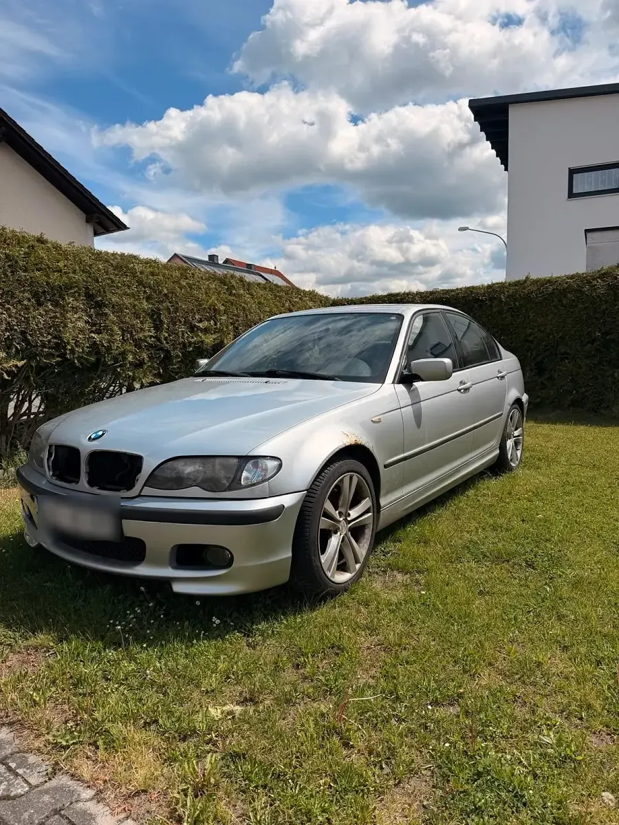 Gebraucht BMW 320 170 PS (125 kW) 2005 Silber Limousine