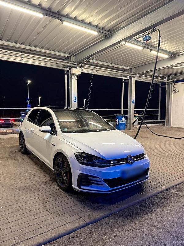 Weiß Gebraucht 2018 VW Golf GTD Coupé | 21.999 € - Bild 1/4