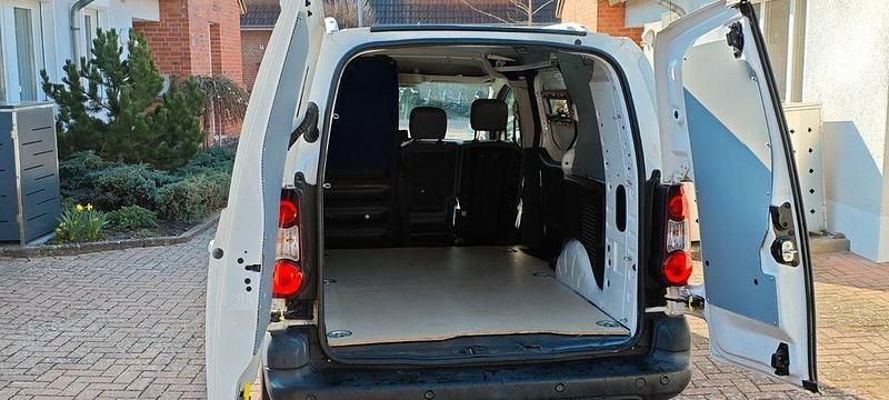 Gebraucht Citroën Berlingo Shine 120 PS (88 kW) 2016 Weiß Van / Kleinbus