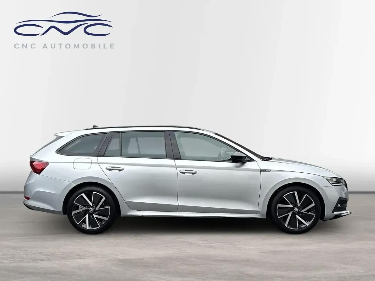 Gebraucht Skoda Octavia SportLine 150 PS (110 kW) 2023 Silber Kombi
