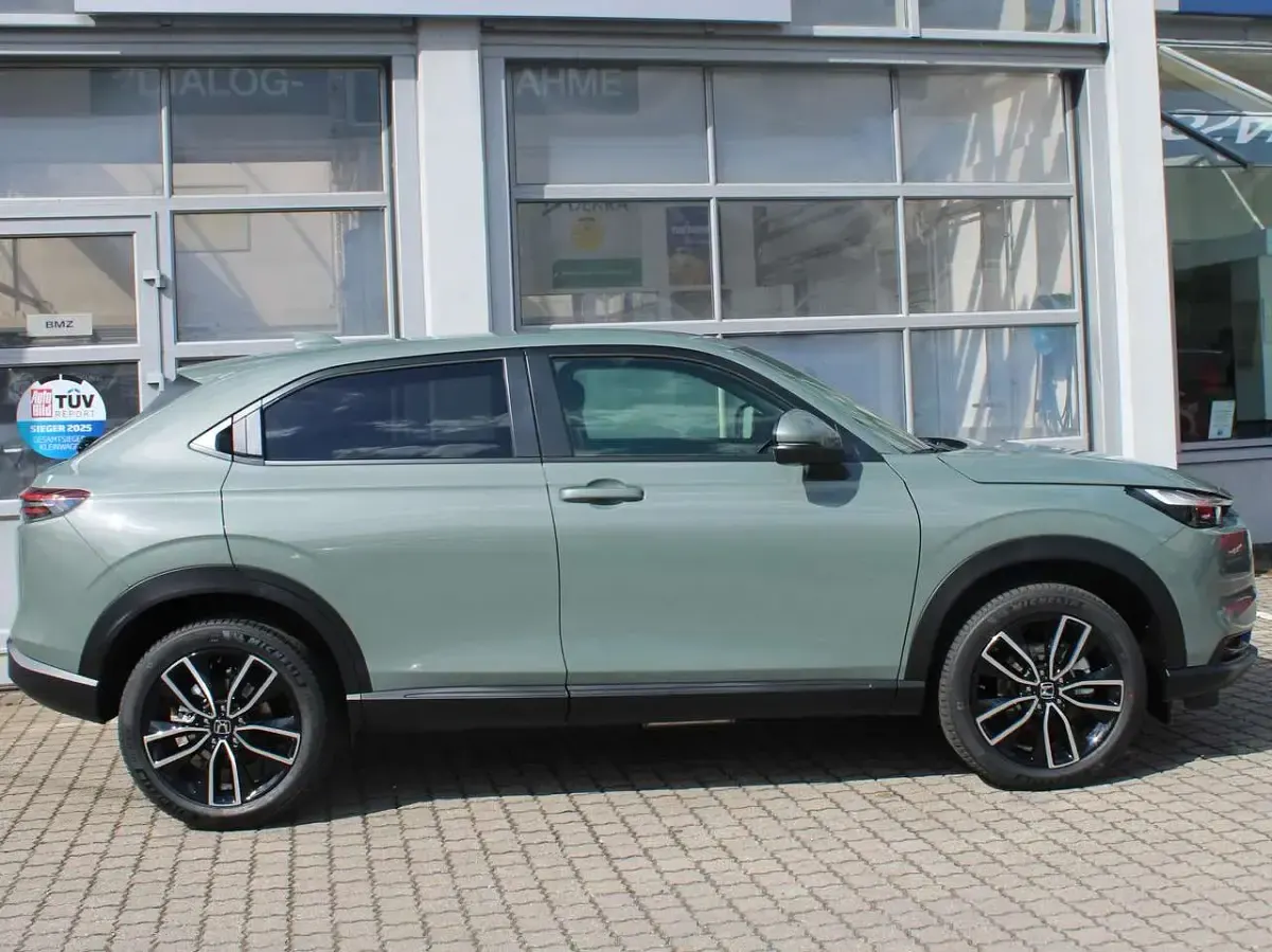 Neu Honda HR-V Elegance 107 PS (78 kW) 2026 Sage green pearl SUV