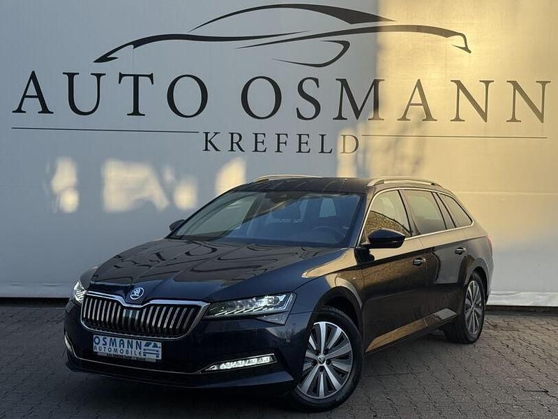Blau Gebraucht 2022 Skoda Superb Style Kombi | 23.950 € (Fairer Preis) - Bild 1/4