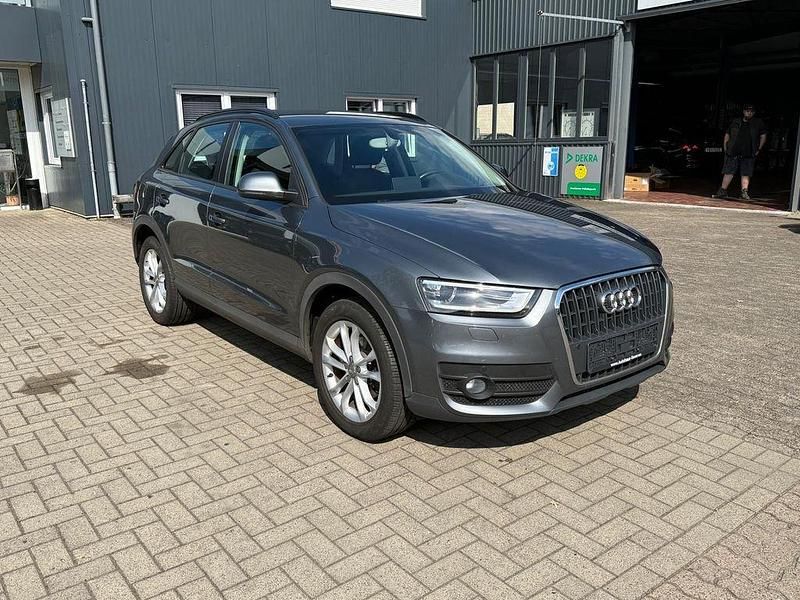 Grau Gebraucht 2012 Audi Q3 Sport SUV | 12.900 € (Fairer Preis) - Bild 1/4