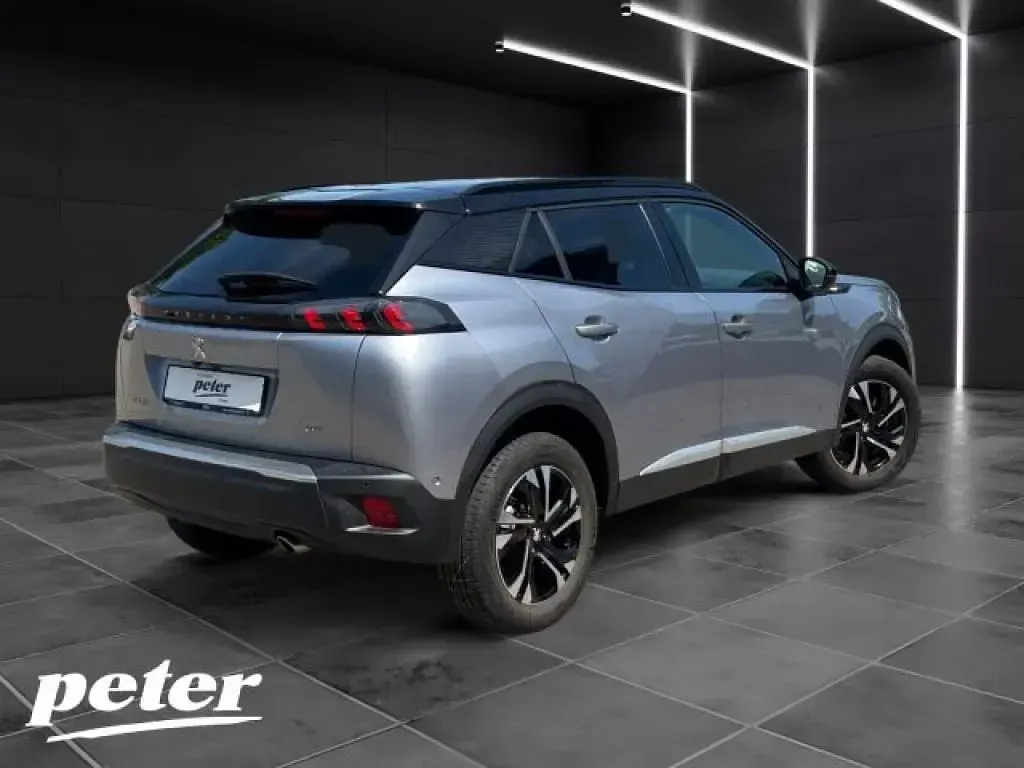 Gebraucht Peugeot 2008 GTi 131 PS (96 kW) 2023 Met. artense silber (metallic) SUV