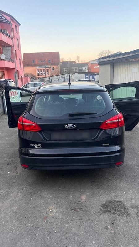 Usata Ford Focus 74 CV (54 kW) 2015 Nero Station wagon