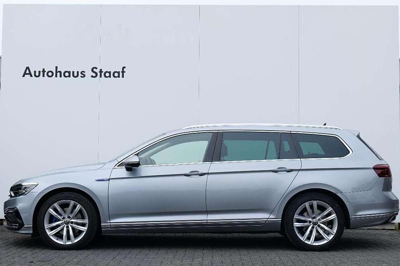 Gebraucht VW Passat GTE 156 PS (114 kW) 2022 Pyritsilber metallic Kombi