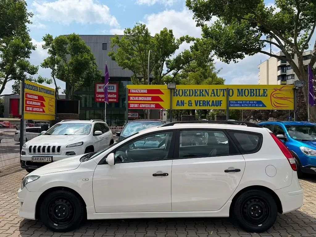 Gebraucht Hyundai i30 Classic 109 PS (80 kW) 2012 Weiß Kombi