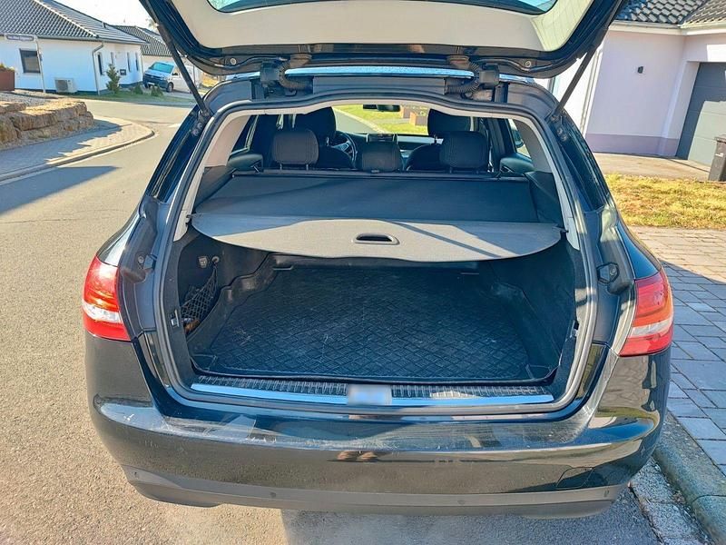 Gebraucht Mercedes C180 116 PS (85 kW) 2015 Schwarz Kombi