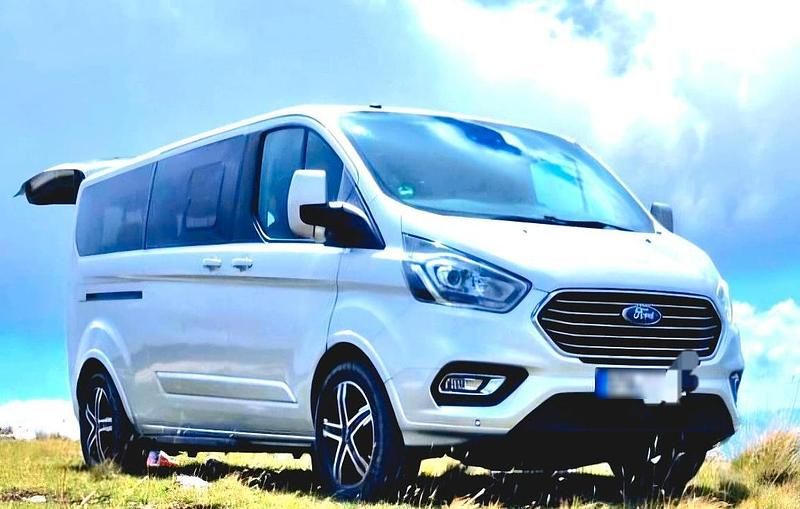 Gebraucht Ford Tourneo Titanium 175 PS (128 kW) 2018 Grau Kombi