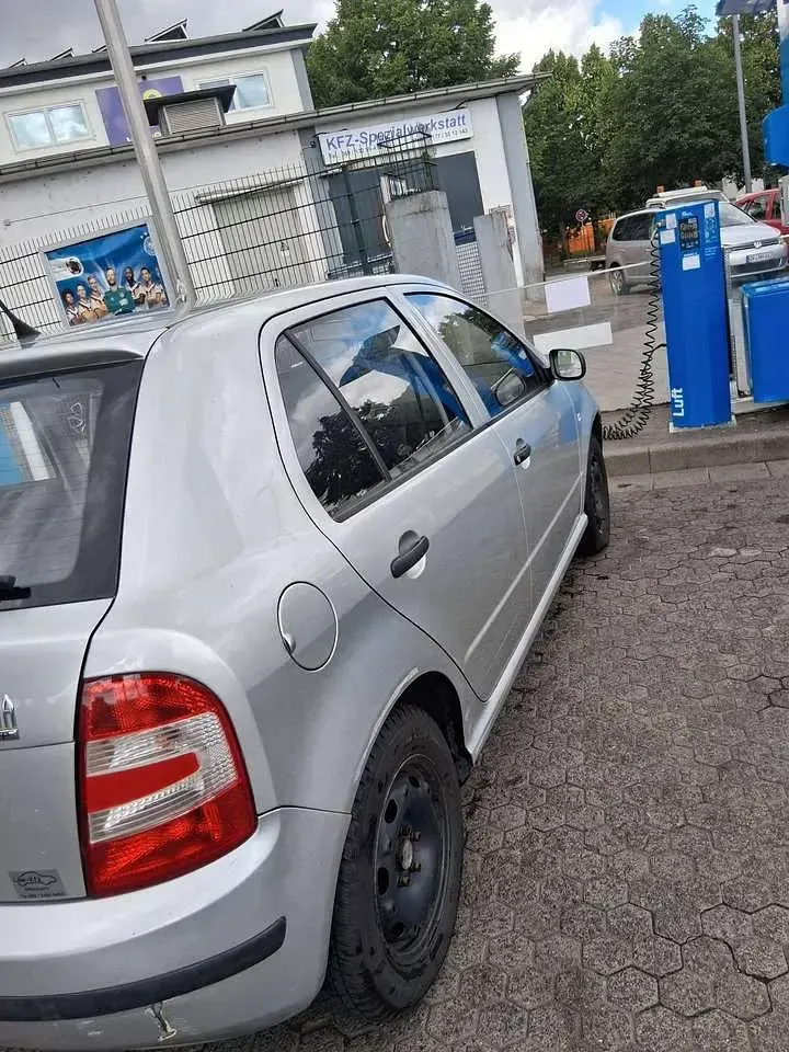 Gebraucht Skoda Fabia Classic 54 PS (39 kW) 2004 Silber Limousine