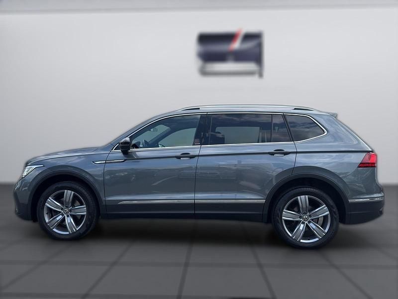 Gebraucht VW Tiguan Allspace Move 200 PS (147 kW) 2023 Grau metallic SUV