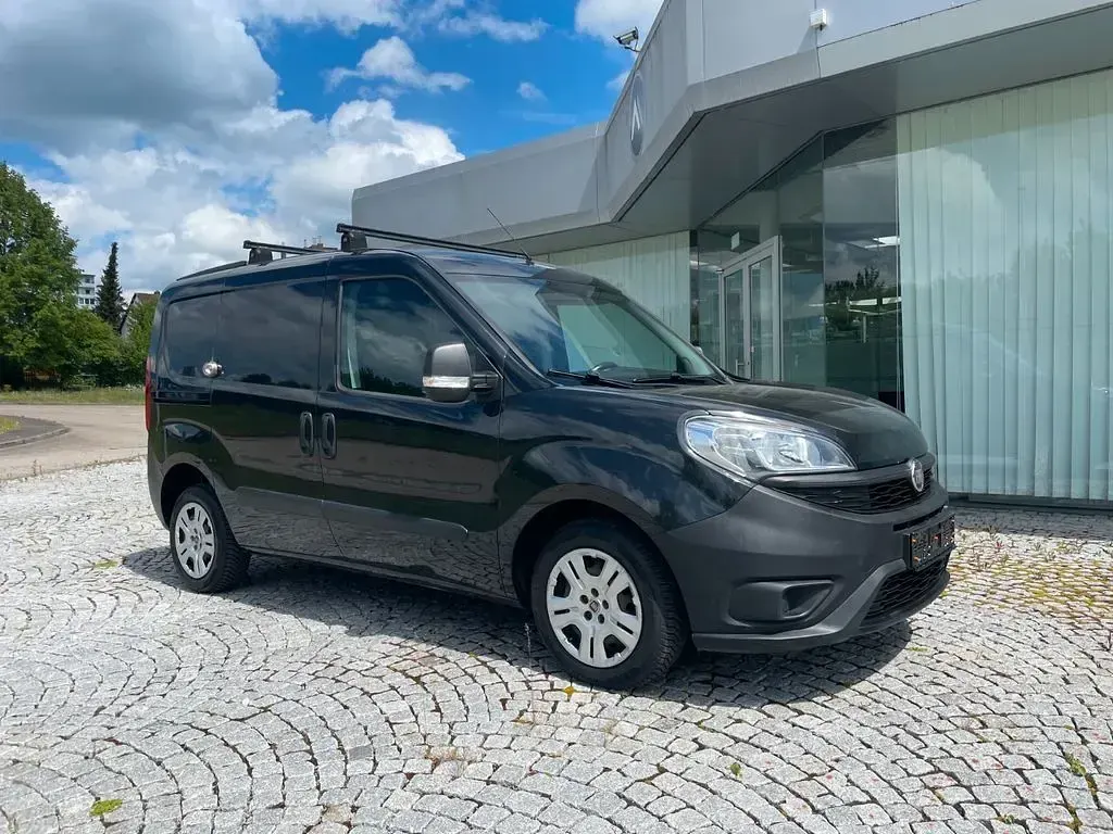 Gebraucht Fiat Doblò 80 PS (58 kW) 2016 Schwarz Van / Kleinbus