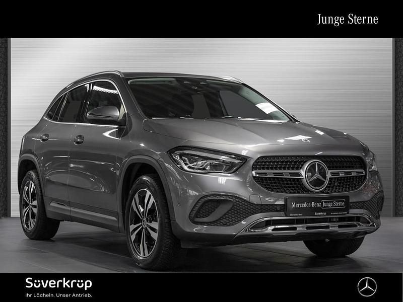 Grau Gebraucht 2020 Mercedes GLA200 Progressive SUV | 32.200 € (Fairer Preis) - Bild 1/2