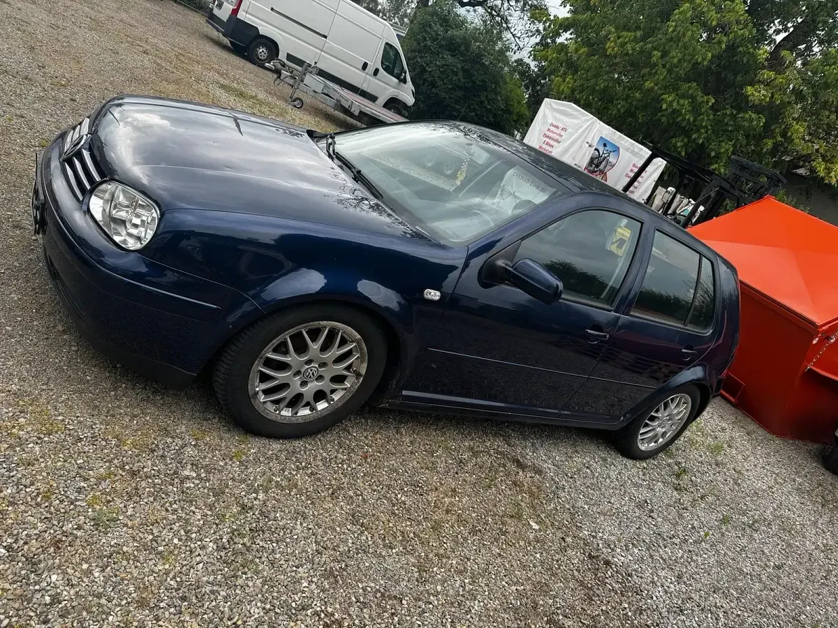 Gebraucht VW Golf IV 115 PS (84 kW) 2004 Blau Kleinwagen