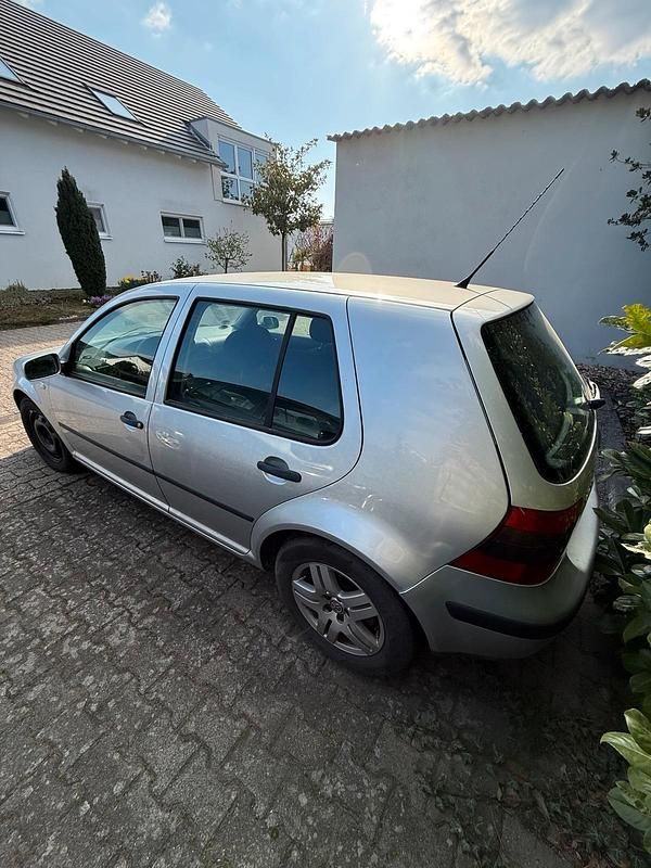 Gebraucht VW Golf IV 101 PS (74 kW) 2002 Silber Limousine