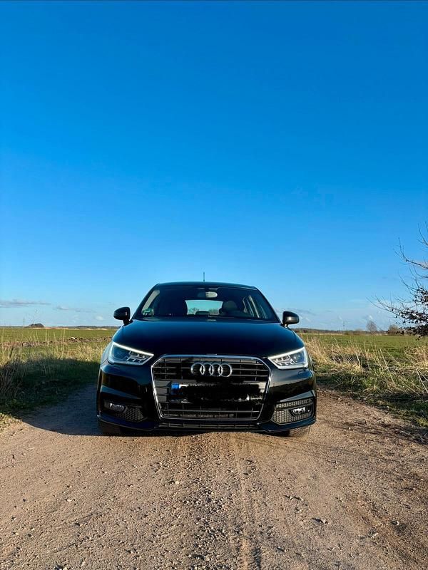 Second-hand Audi A1 90 CP (66 kW) 2015 Negru Hatchback