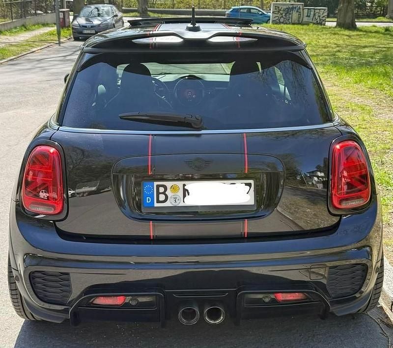Second-hand Mini John Cooper Works 231 CP (169 kW) 2018 Negru Hatchback