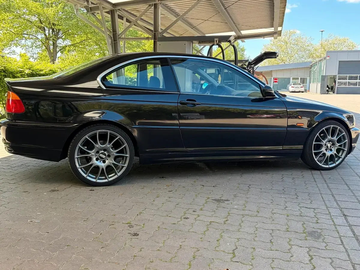 Gebraucht BMW 320 170 PS (125 kW) 2002 Schwarz Coupé