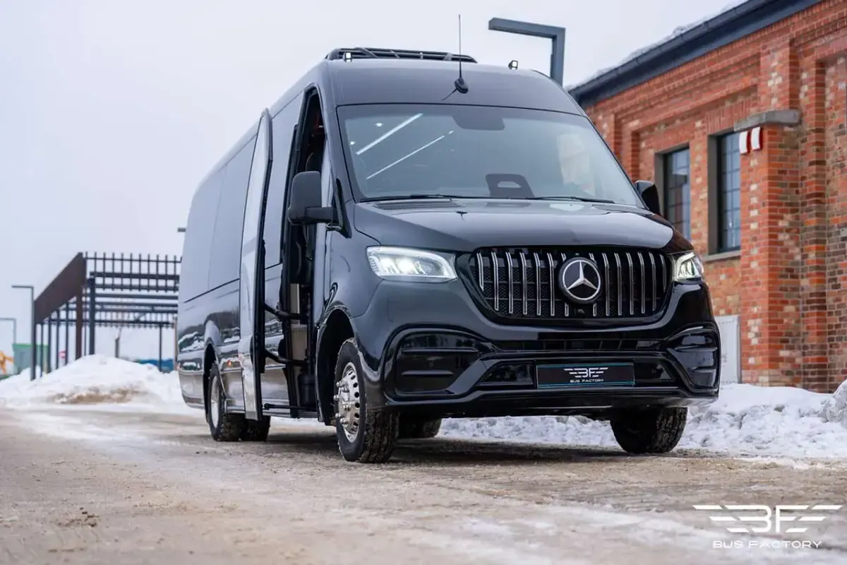 Neu Mercedes Sprinter Luxury 190 PS (139 kW) 2026 Schwarz Van