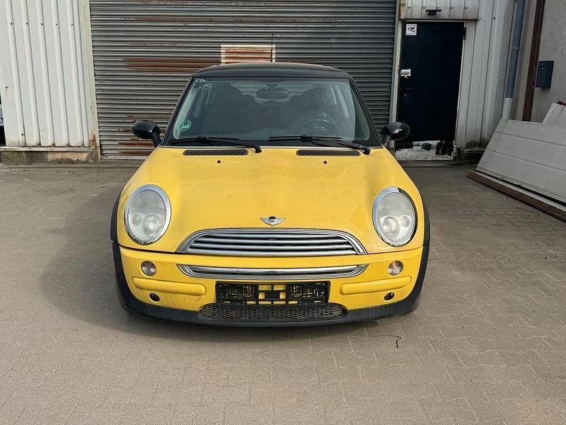 Second-hand Mini Cooper 116 CP (85 kW) 2002 Galben Hatchback