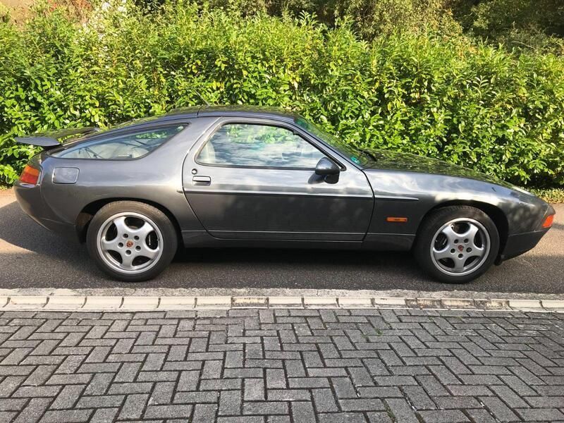 Grau Gebraucht 1993 Porsche 928 Coupé | 35.000 € - Bild 1/4