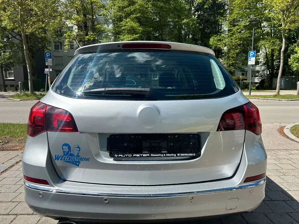Gebraucht Opel Astra Innovation 165 PS (121 kW) 2013 Argon silber/ice silver (m2) Kombi