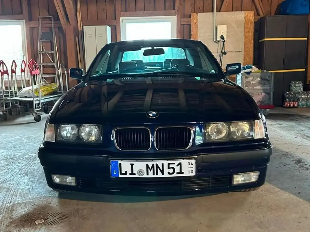 Gebraucht BMW 318 116 PS (85 kW) 1998 Blau Cabrio