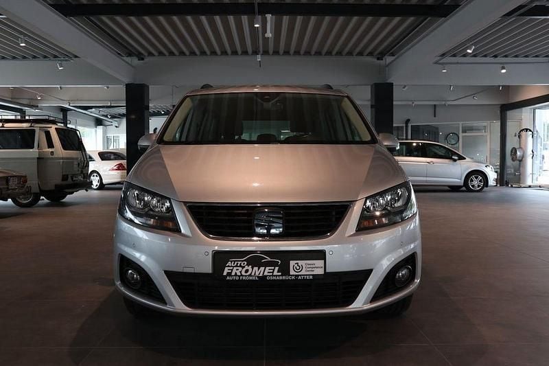 Silber Gebraucht 2020 Seat Alhambra Style Van / Kleinbus | 21.900 € (Superpreis) - Bild 1/4