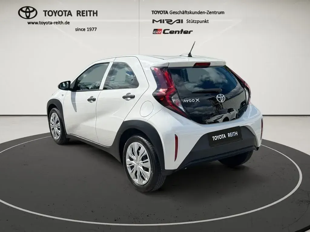 Gebraucht Toyota Aygo X Basis 72 PS (52 kW) 2023 Schneeweiß SUV
