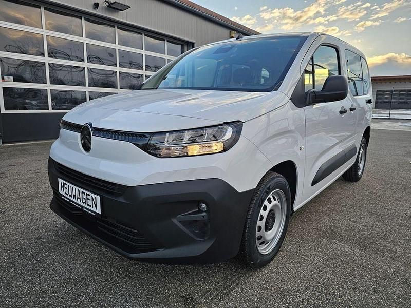 Neu Citroën Berlingo Comfort 102 PS (75 kW) 2025 Weiß Van / Kleinbus