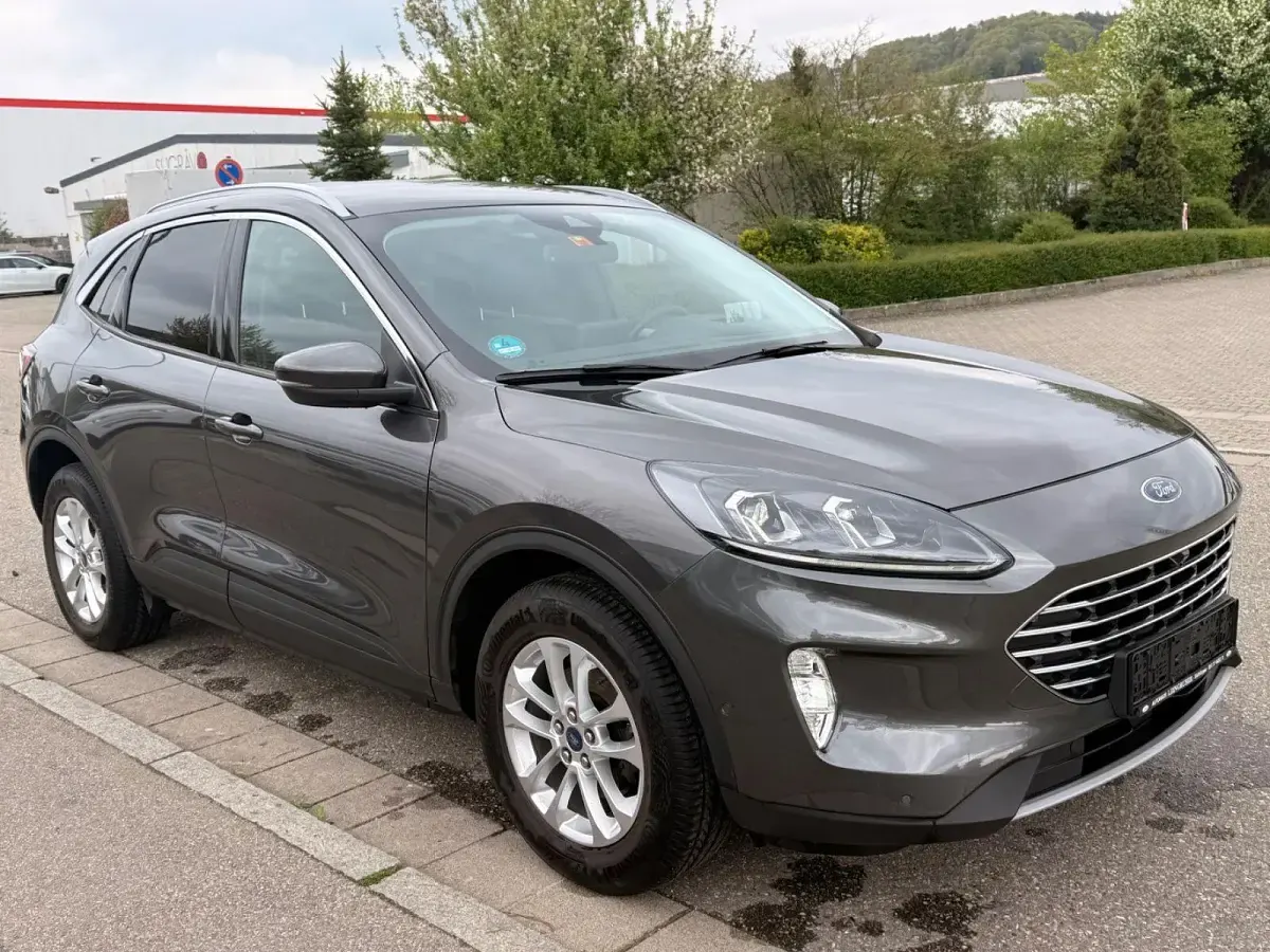 Używany Ford Kuga Titanium X 150 KM (110 kW) 2023 Szary SUV