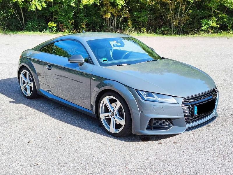 Grau Gebraucht 2015 Audi TT Coupé | 20.444 € (Fairer Preis) - Bild 1/4