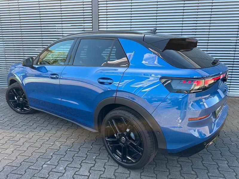 Neu VW T-Roc Style 150 PS (110 kW) 2026 Blau SUV