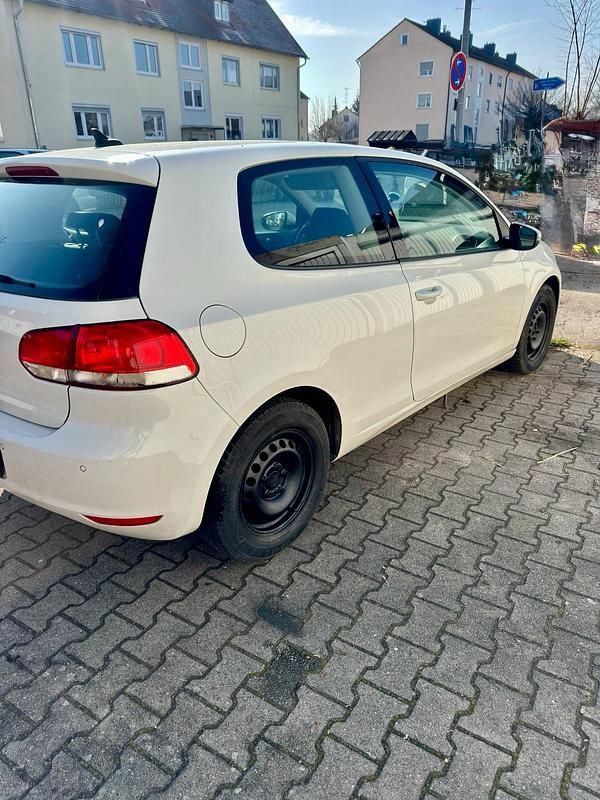 Gebraucht VW Golf VI 80 PS (58 kW) 2009 Weiß Kleinwagen