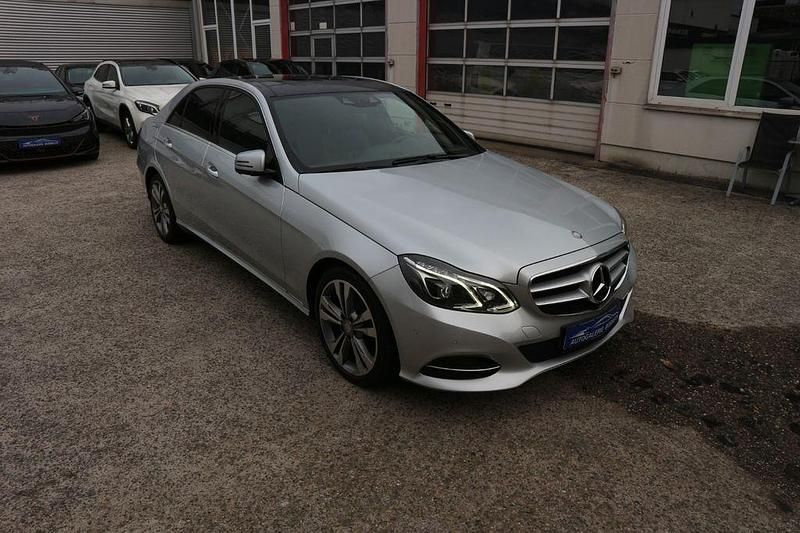 Usata Mercedes E300 252 CV (185 kW) 2016 Argento Berlina