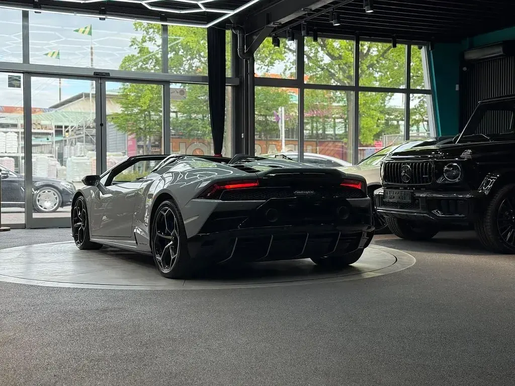 Gebraucht Lamborghini Huracán 610 PS (448 kW) 2022 Weiß Cabrio