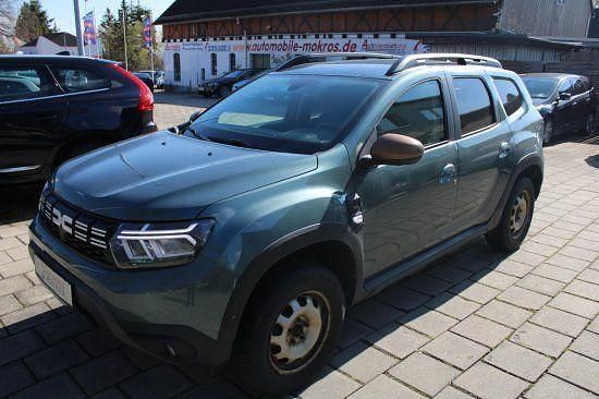 Gebraucht Dacia Duster Extreme 91 PS (66 kW) 2023 Zedergrün (metallic) SUV