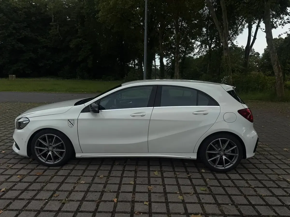 Gebraucht Mercedes A180 AMG 122 PS (89 kW) 2015 Weiß Kombi
