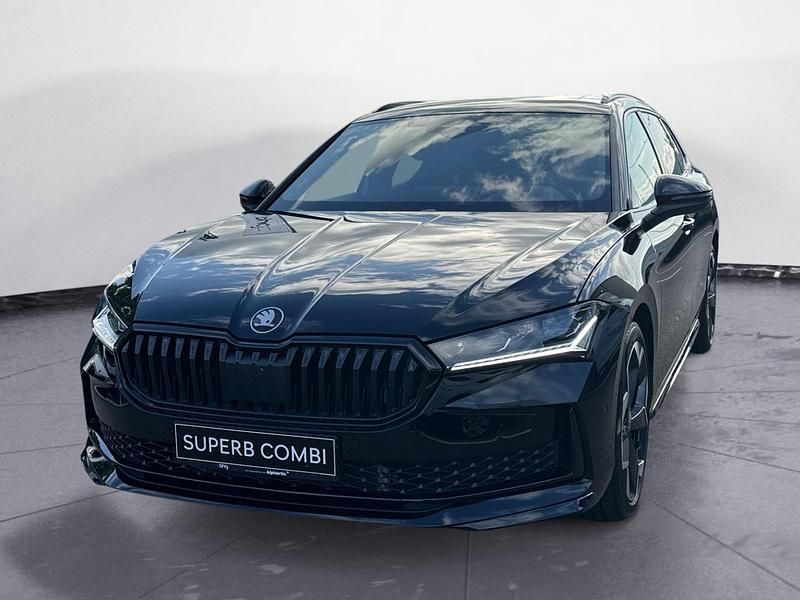 Grau Neu 2025 Skoda Superb SportLine Kombi | 59.990 € - Bild 1/1